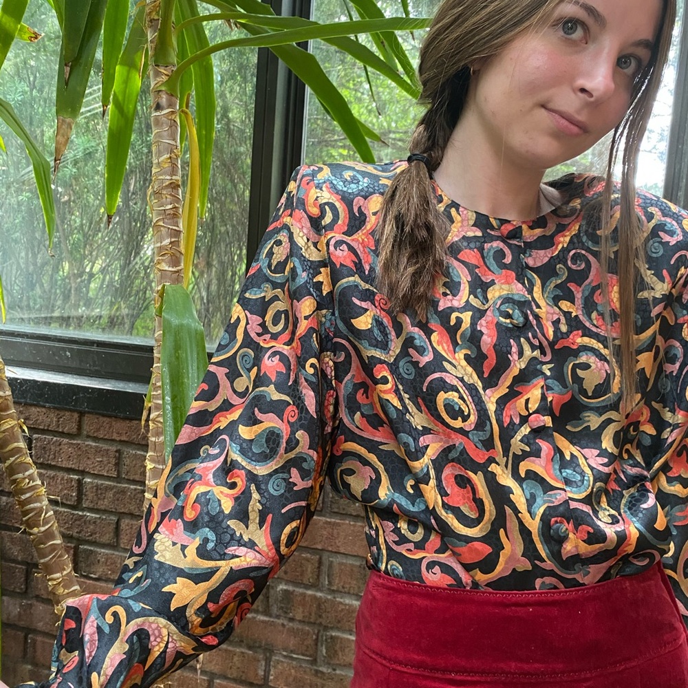 Vintage Button Down. Gorgeous Detailing - image 5